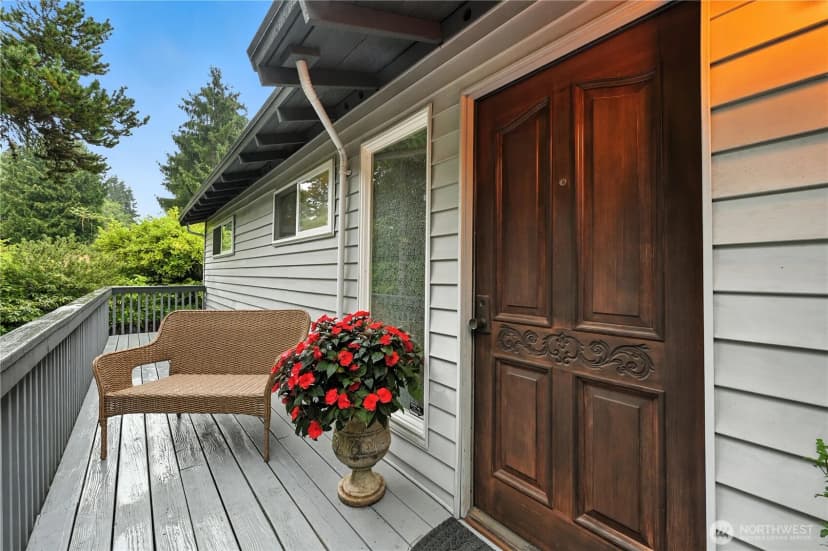 Property photo for 5418 Ne 200th Place, Lake Forest Park photo 5