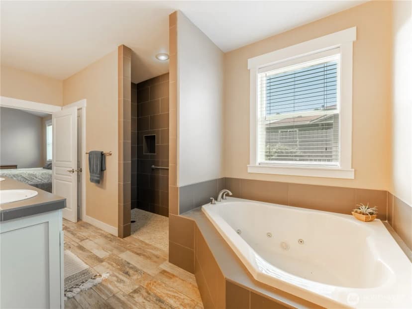Property photo for 2115 5th Street, Wenatchee photo 25