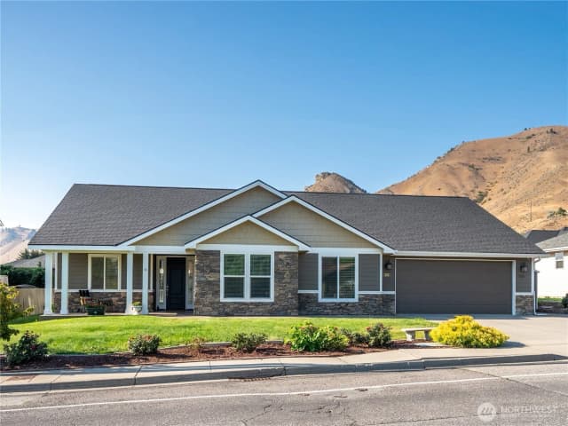 Property photo for 2115 5th Street, Wenatchee