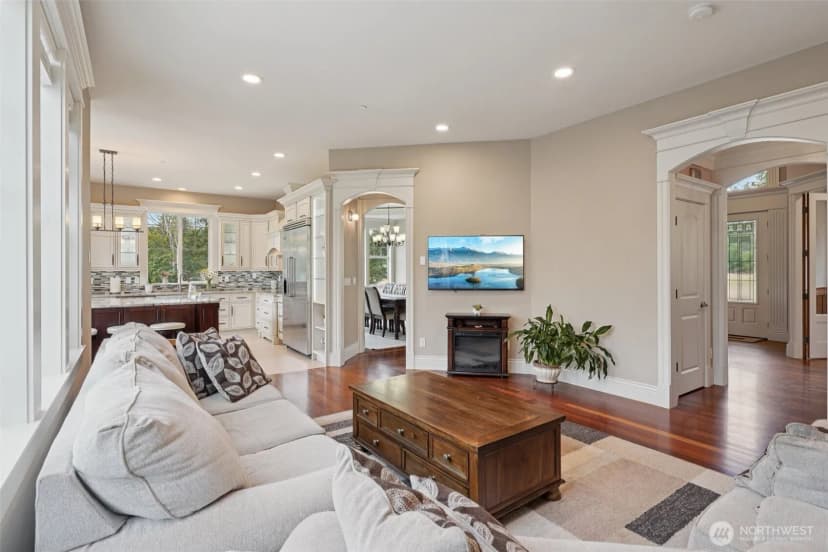 Property photo for 21201 Sweeney Road Se, Maple Valley photo 7