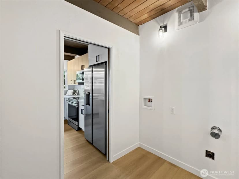 Property photo for 324 Valley Avenue E, Sumner photo 15