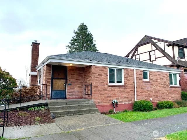 Property photo for 1722 4th Avenue N, Seattle photo 2