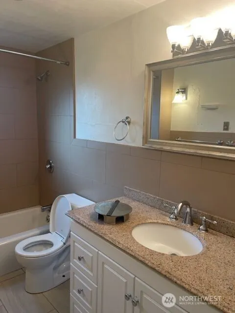 Property photo for 1722 4th Avenue N, Seattle photo 9