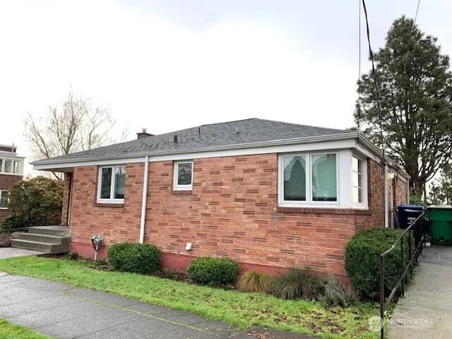 Property photo for 1722 4th Avenue N, Seattle photo 3
