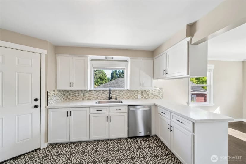 Property photo for 1408 West Avenue, Port Orchard photo 10