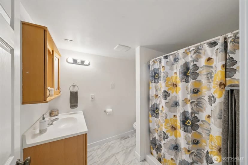 Property photo for 1408 West Avenue, Port Orchard photo 22