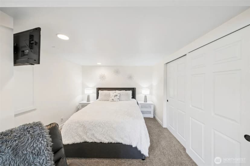 Property photo for 1408 West Avenue, Port Orchard photo 18
