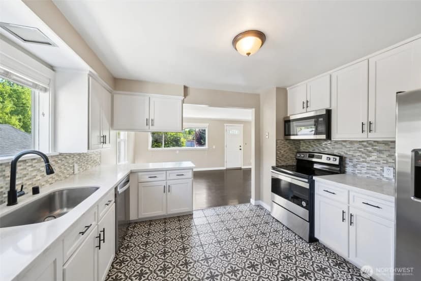 Property photo for 1408 West Avenue, Port Orchard photo 8