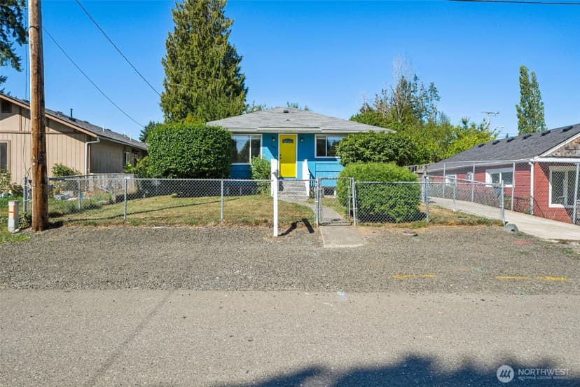 Property photo for 1408 West Avenue, Port Orchard photo 2