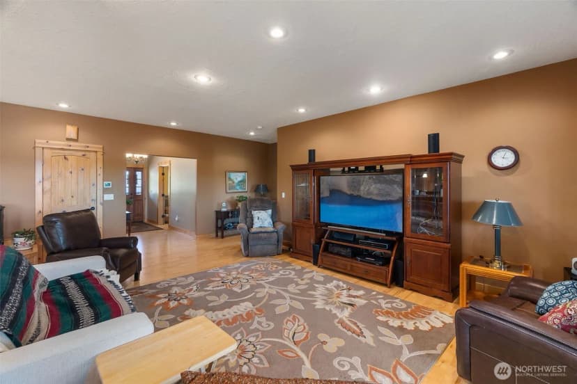 Property photo for 225 Maw Road, Toledo photo 9