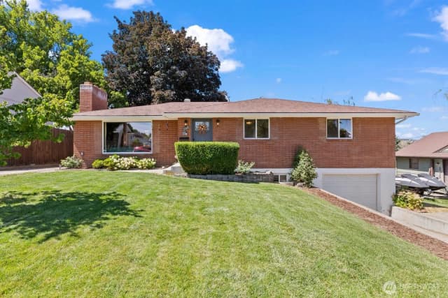 Property photo for 306 N 27th Avenue, Yakima