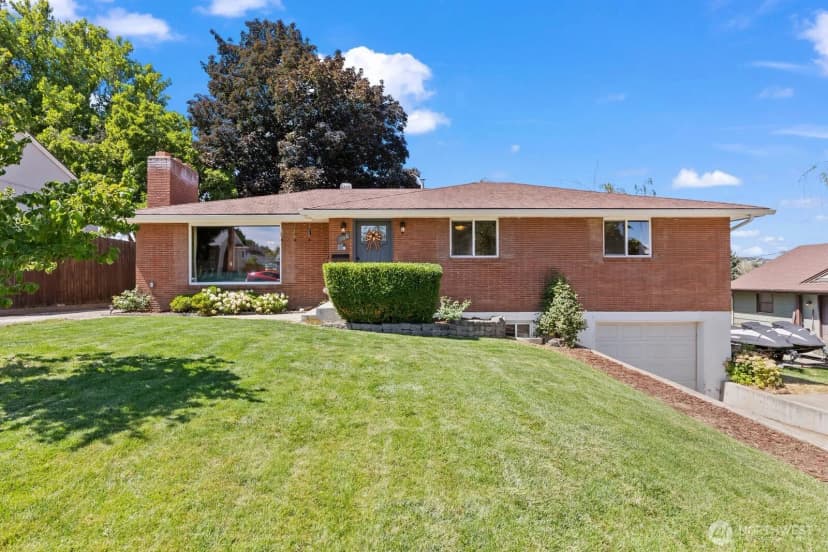 Property photo for 306 N 27th Avenue, Yakima