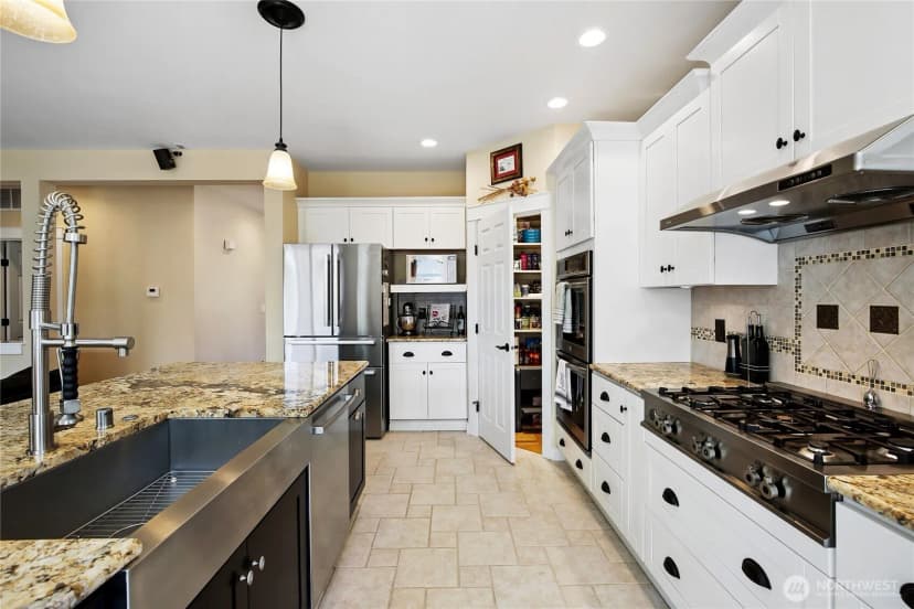 Property photo for 471 Rosario Place Ne, Renton photo 11
