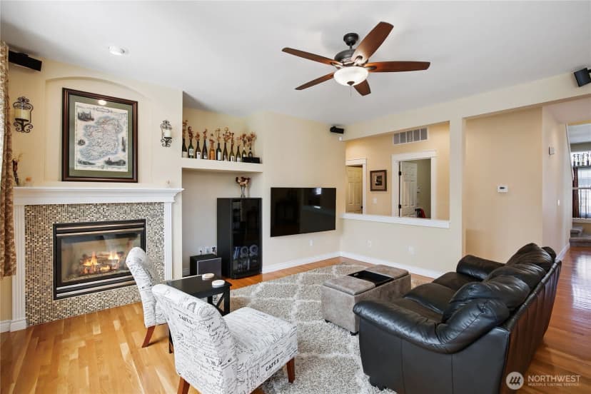 Property photo for 471 Rosario Place Ne, Renton photo 18