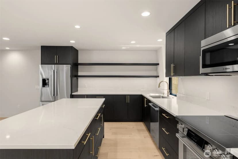 Property photo for 6833 36th Avenue Ne, Seattle photo 19