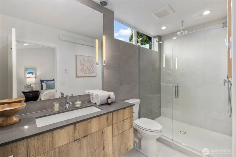 Property photo for 2667 51st Avenue Sw, Seattle photo 9