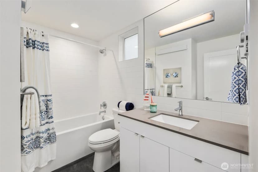 Property photo for 2667 51st Avenue Sw, Seattle photo 13