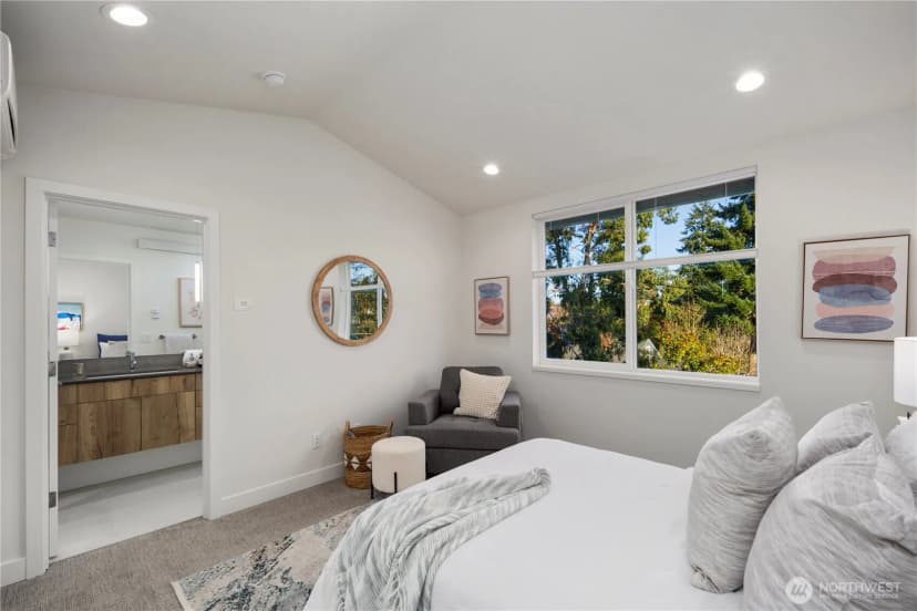 Property photo for 2667 51st Avenue Sw, Seattle photo 8