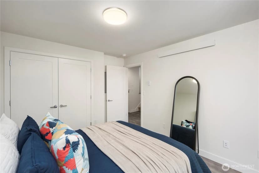 Property photo for 2667 51st Avenue Sw, Seattle photo 14