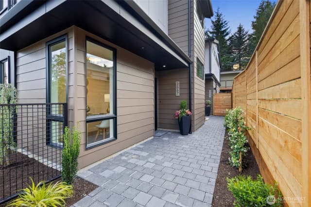 Property photo for 2667 51st Avenue Sw, Seattle photo 2