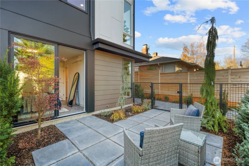 Property photo for 2667 51st Avenue Sw, Seattle photo 17