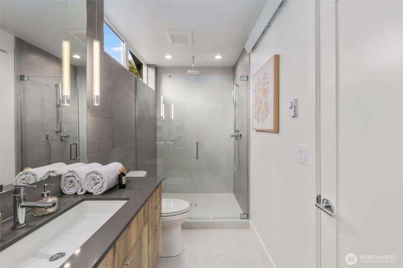 Property photo for 2667 51st Avenue Sw, Seattle photo 10