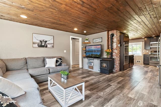 Property photo for 315 Varner Avenue Se, Orting photo 4