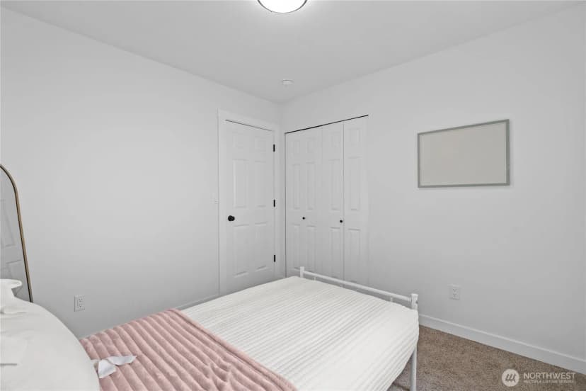 Property photo for 32206 Sunny Lane, Black Diamond photo 19