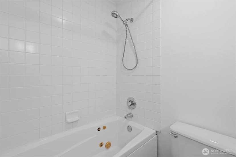 Property photo for 32206 Sunny Lane, Black Diamond photo 17