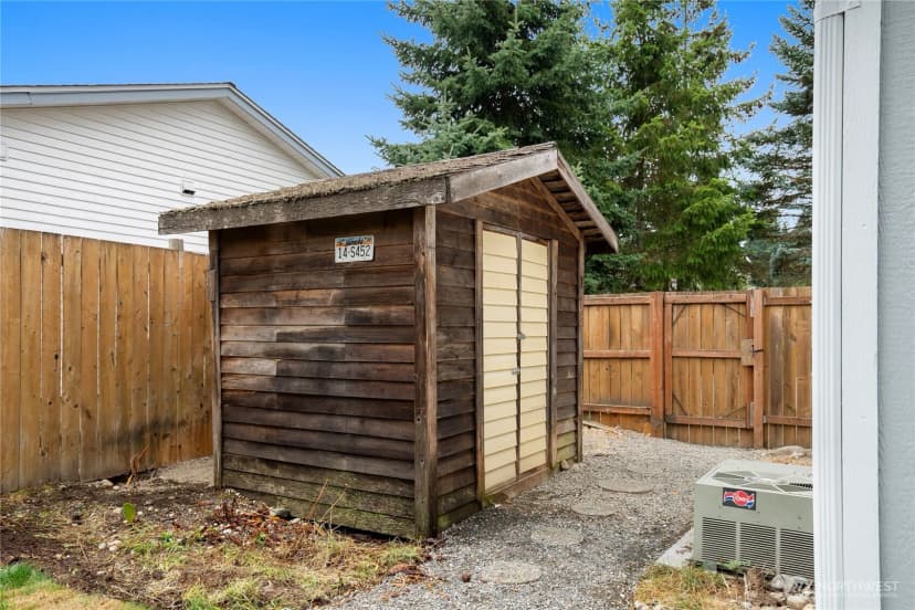 Property photo for 32206 Sunny Lane, Black Diamond photo 29