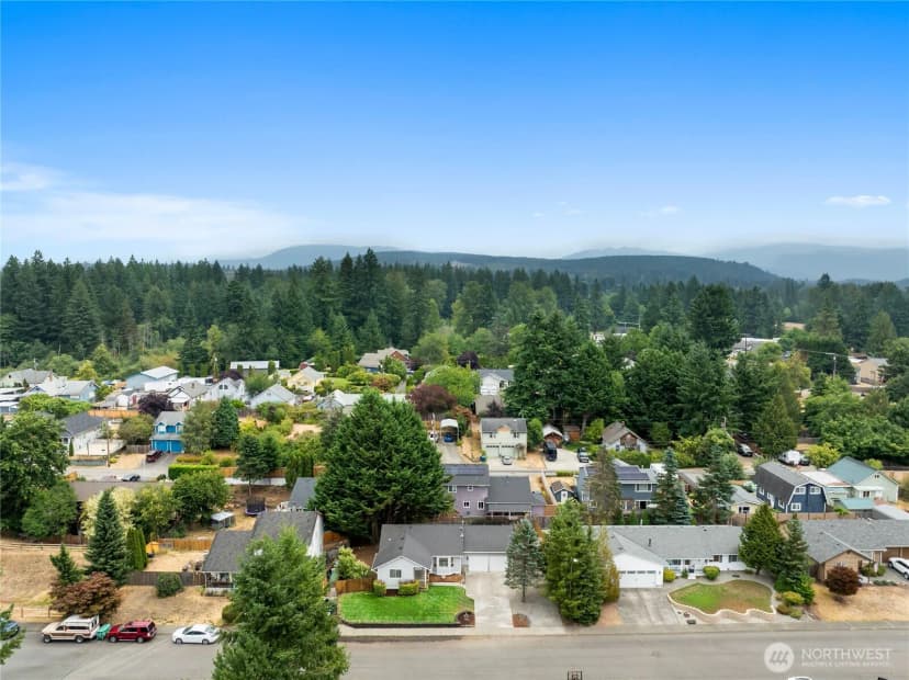 Property photo for 32206 Sunny Lane, Black Diamond photo 35