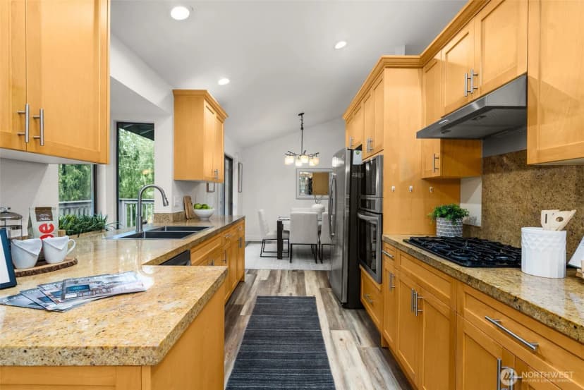 Property photo for 21812 Se 28th Street, Sammamish photo 12