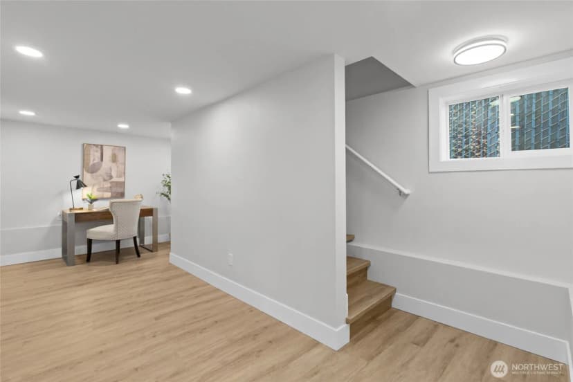 Property photo for 3061 20th Avenue S, Seattle photo 13