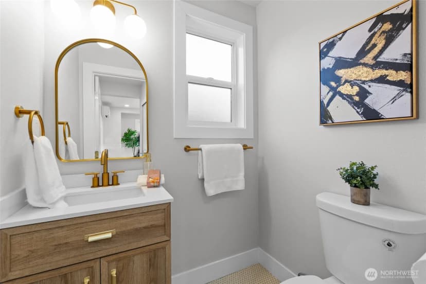 Property photo for 3061 20th Avenue S, Seattle photo 12