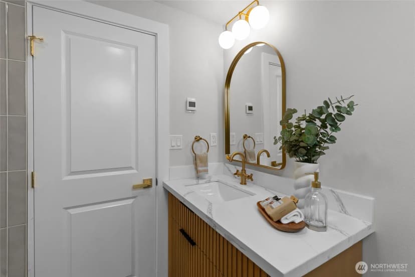 Property photo for 3061 20th Avenue S, Seattle photo 23