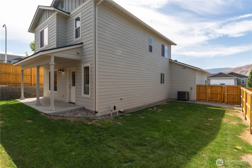 Property photo for 412 S Kansas Loop, East Wenatchee photo 23