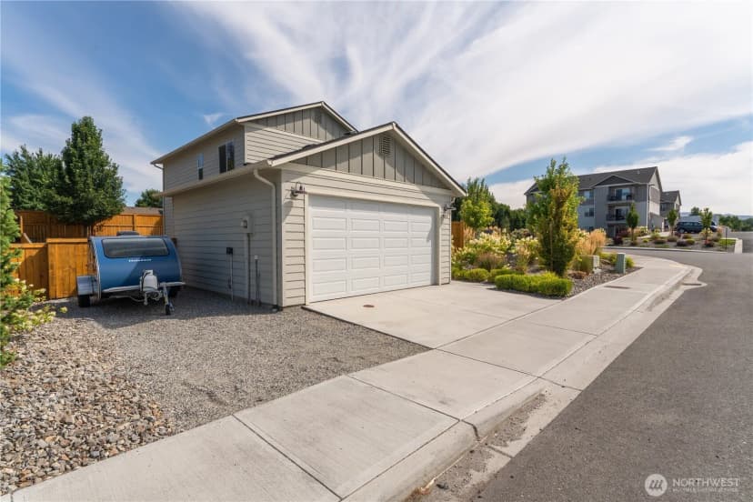 Property photo for 412 S Kansas Loop, East Wenatchee photo 22