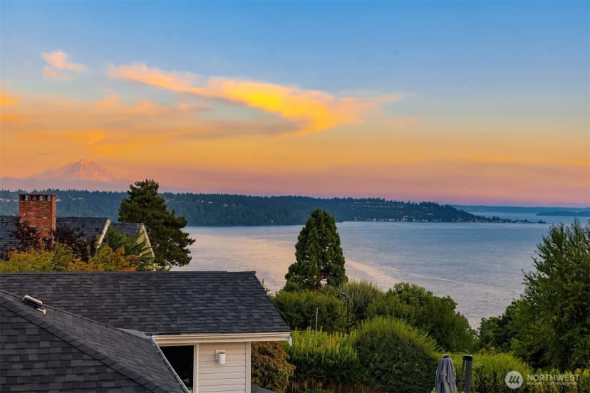 Property photo for 10647 Marine View Drive Sw, Seattle photo 28