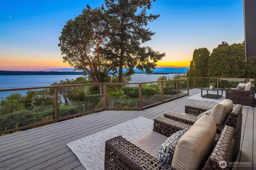 Property photo for 10647 Marine View Drive Sw, Seattle photo 4