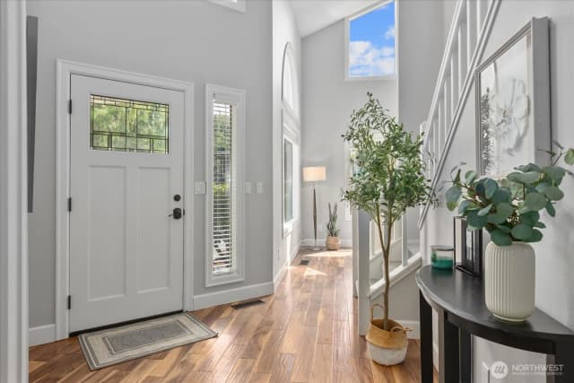 Property photo for 19227 75th Avenue Ne, Kenmore photo 3