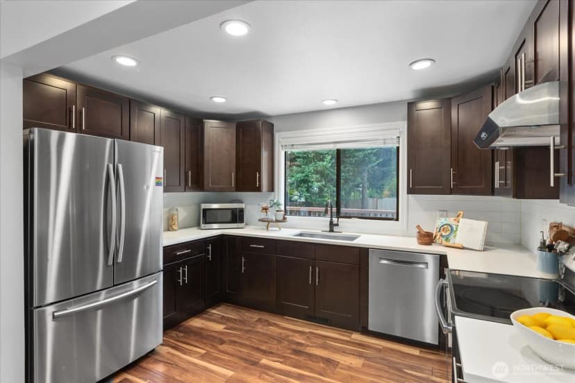 Property photo for 19227 75th Avenue Ne, Kenmore photo 6