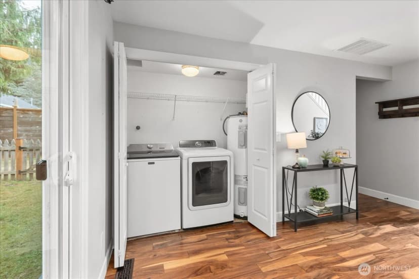 Property photo for 19227 75th Avenue Ne, Kenmore photo 10