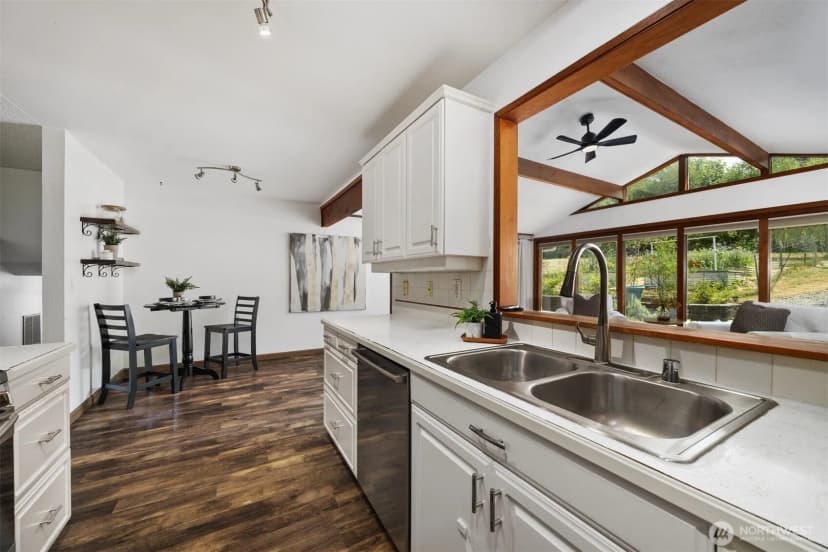 Property photo for 2916 E Blackburn Road, Mount Vernon photo 12