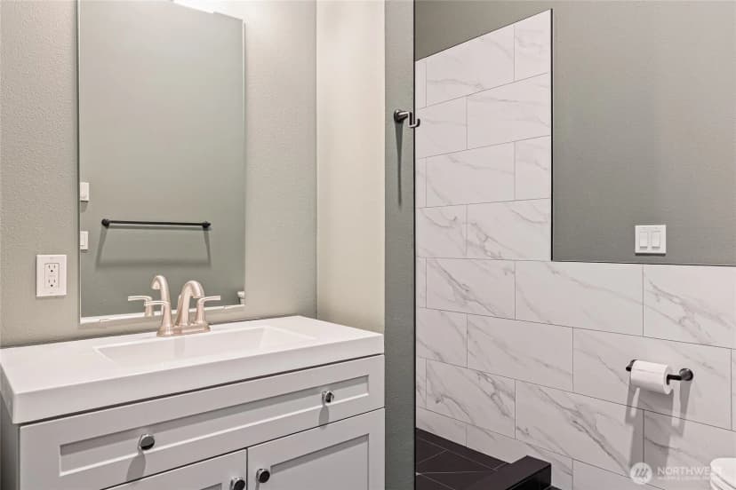 Property photo for 5456 Delridge Way Sw, Seattle photo 9
