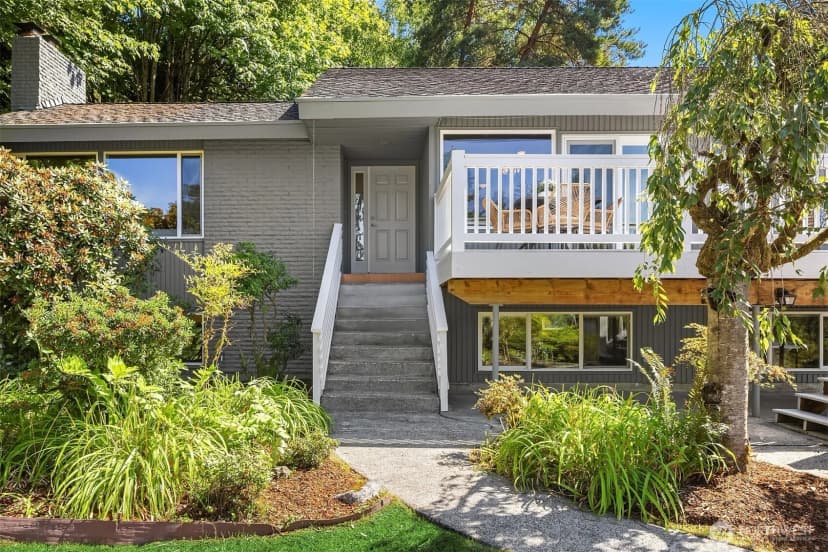 Property photo for 7929 Se 37th Street, Mercer Island photo 4