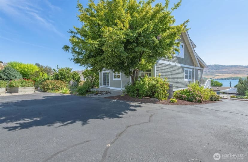 Property photo for 100 Eldorado Way, Chelan photo 2