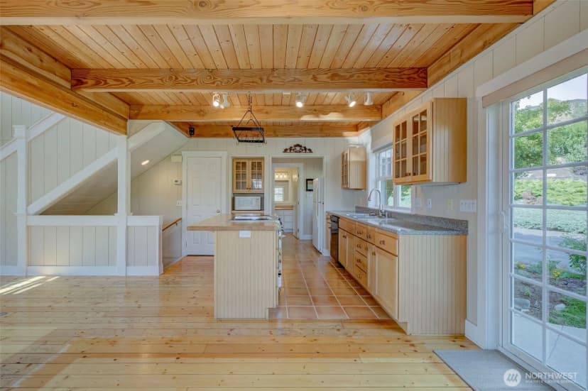 Property photo for 100 Eldorado Way, Chelan photo 9