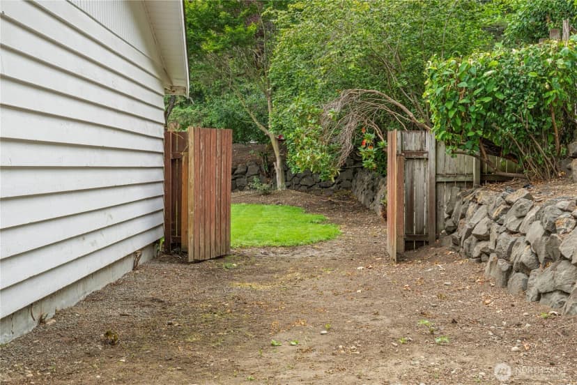 Property photo for 4411 Alameda Avenue W, University Place photo 32