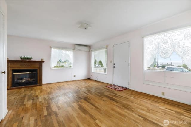Property photo for 201 Ne 7th Street, Coupeville photo 5