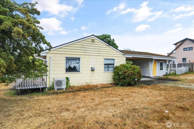 Property photo for 201 Ne 7th Street, Coupeville photo 2